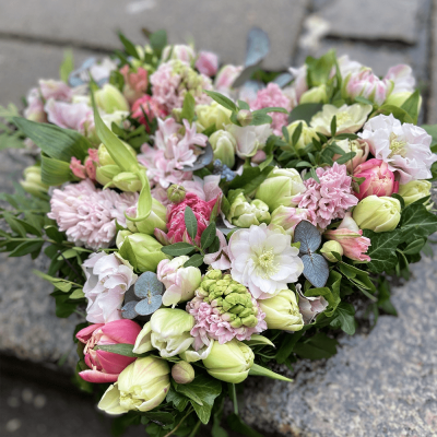 Hjerte med årstiden blomster 